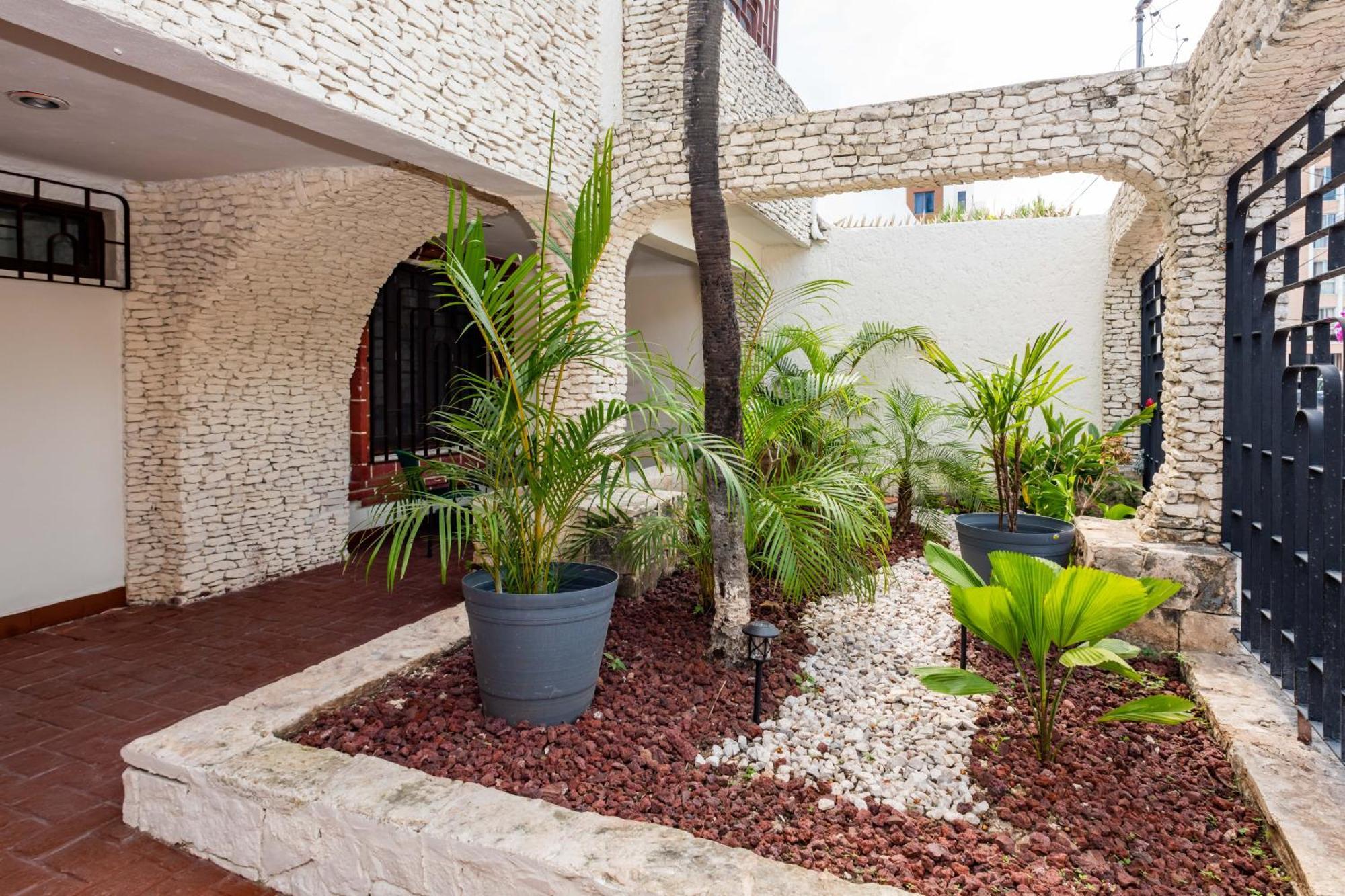 Vica Guest House Con Piscina En La Entrada De La Zona Hotelera Cancún Zewnętrze zdjęcie